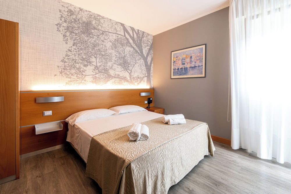 ROOM, DOUBLE BED, BALCONY