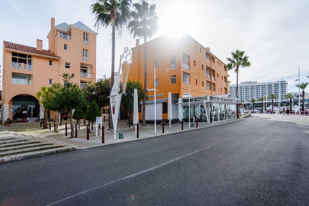 Marina Plaza by Garvetur 56/66
