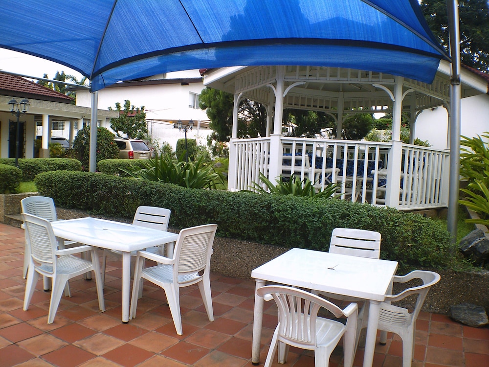 Lavender Lodge Hotel 23/29