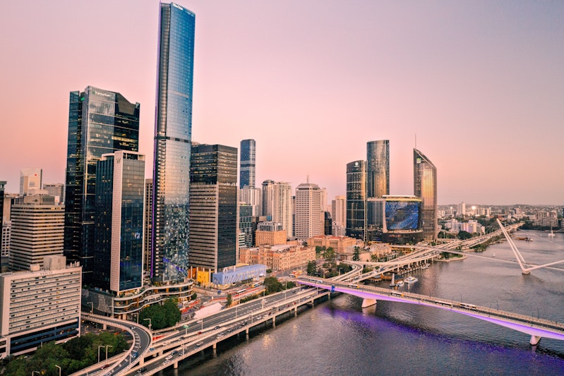 W Brisbane 32/32