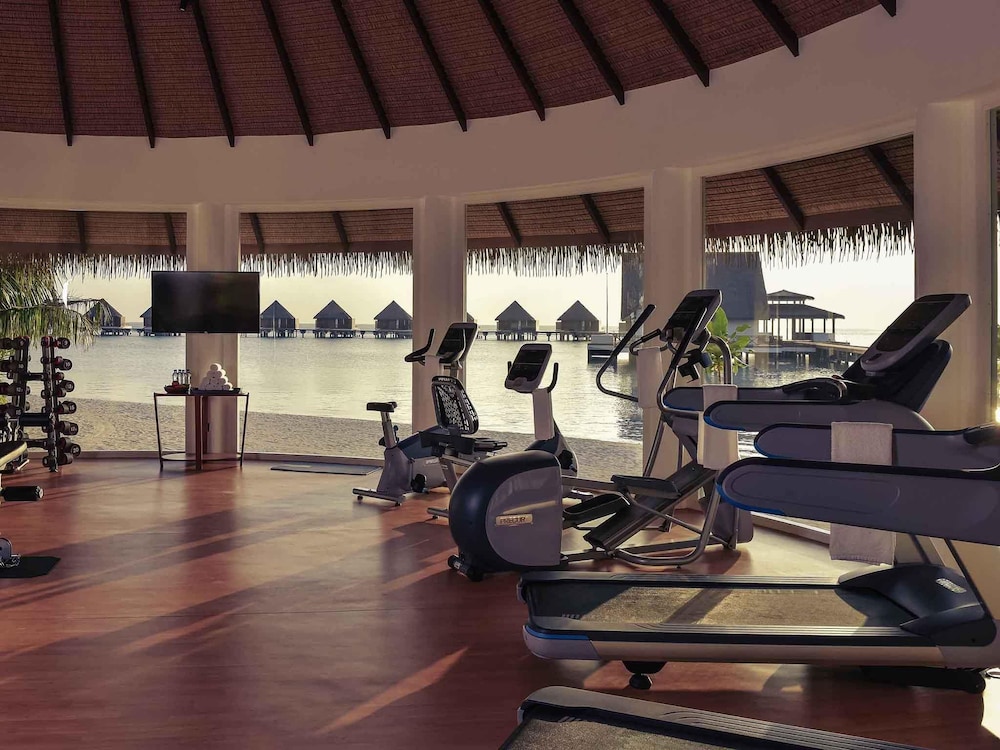 Mercure Maldives Kooddoo Resort 50/73