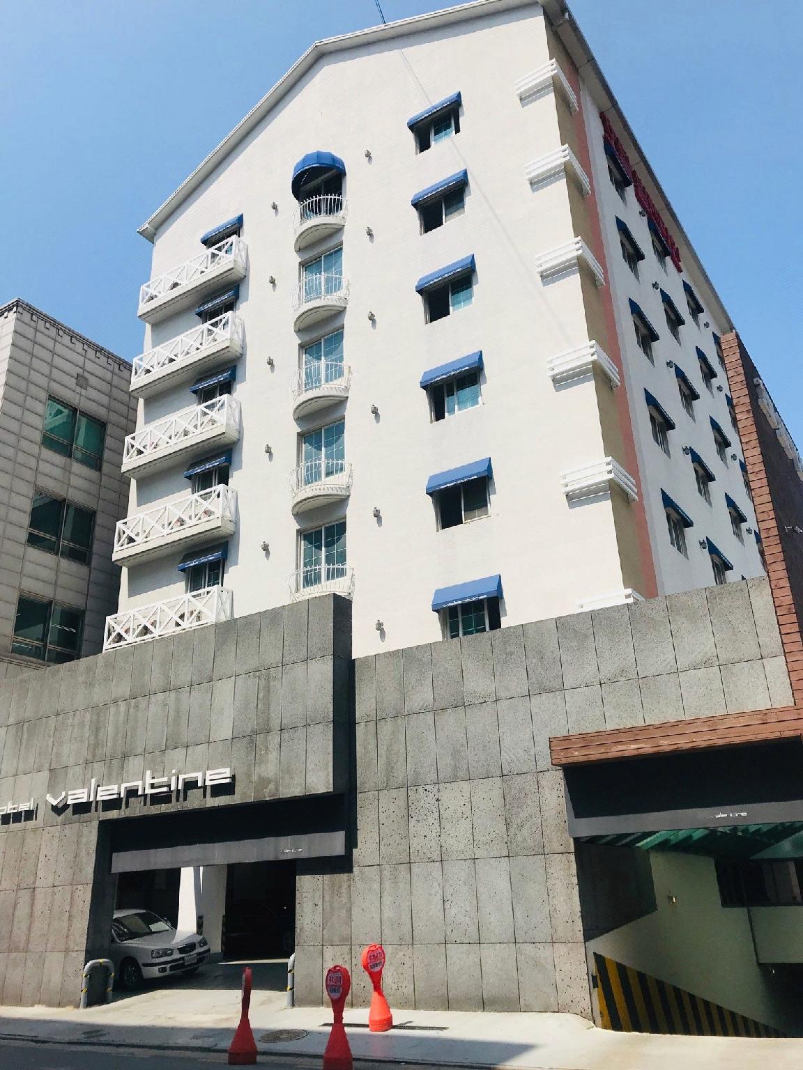Valentine Hotel 7/34
