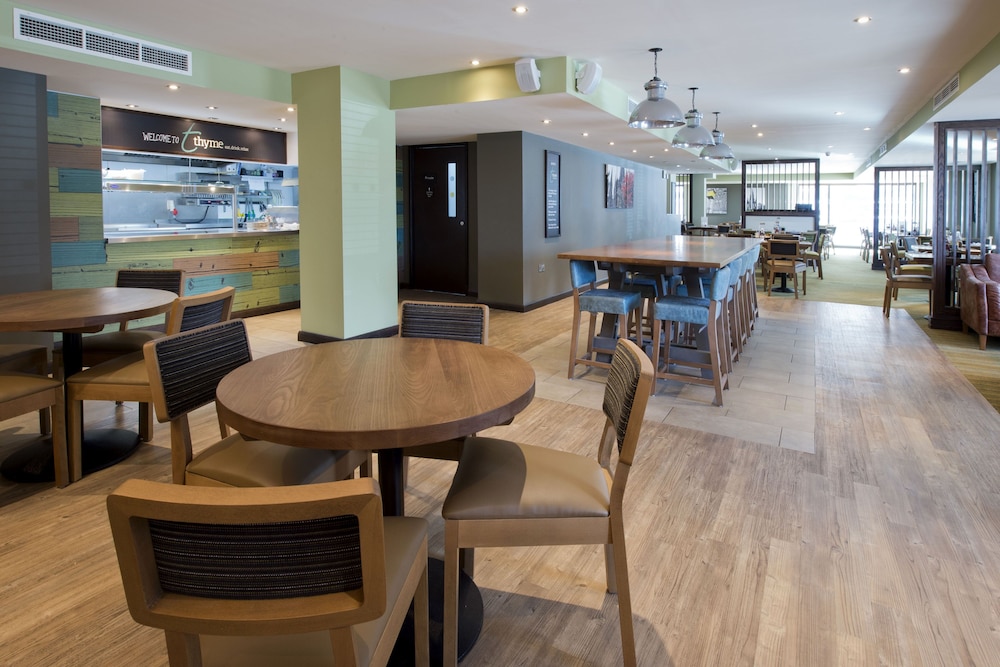 Premier Inn Edinburgh City Centre York Pl/St James 45/58