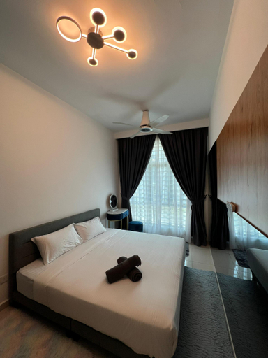 Diamond, Suite, Direct City Center View