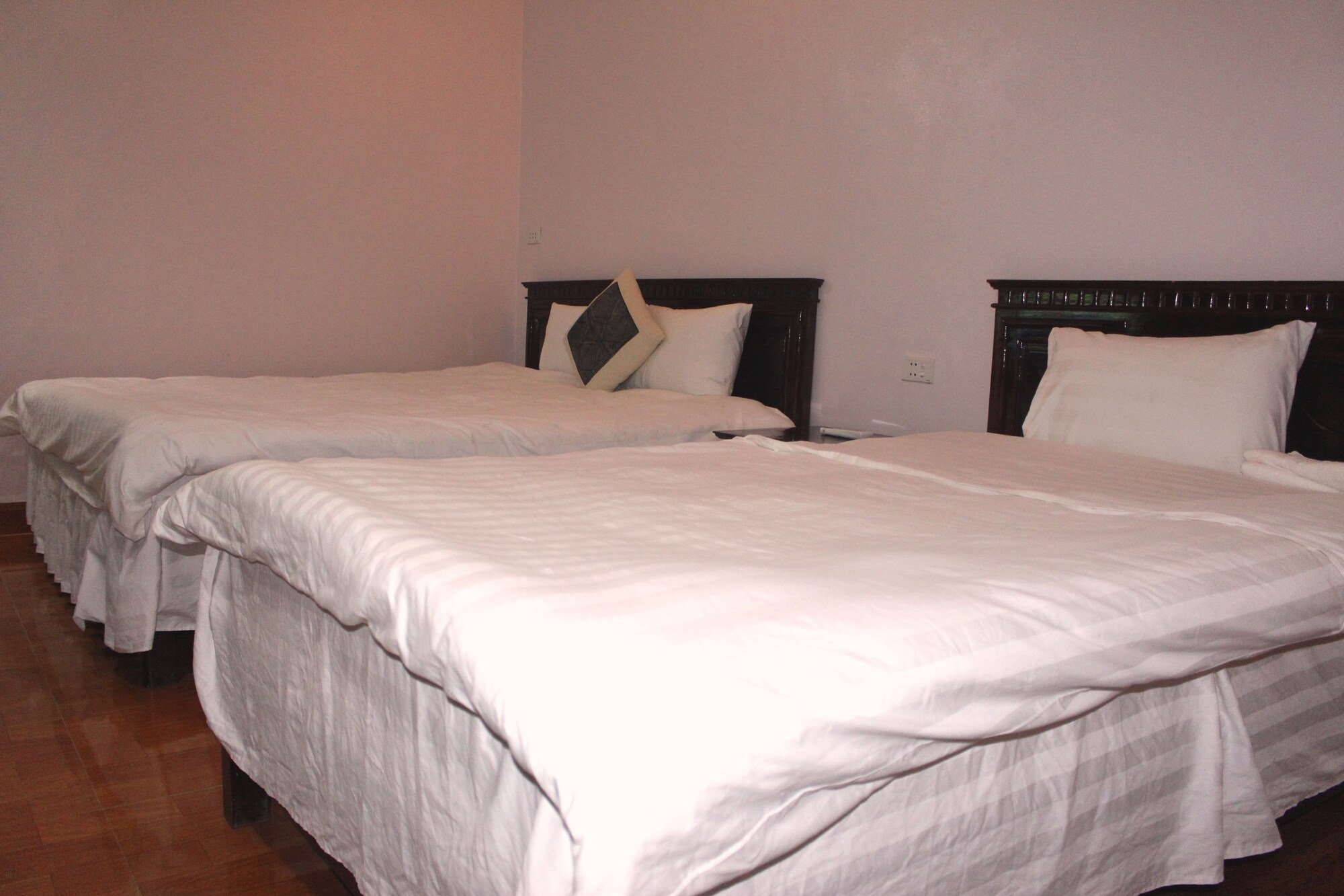 SUPERIOR, DOUBLE OR TWIN BED