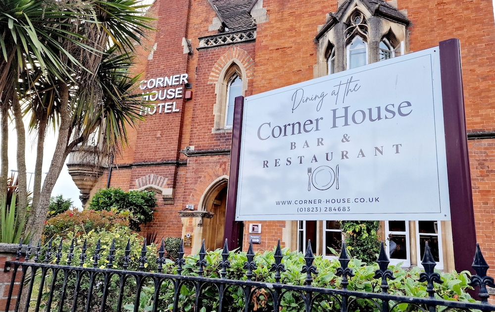 The Corner House 4/72