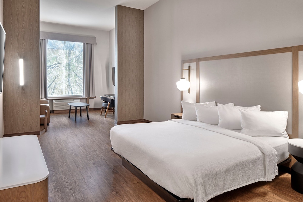 Fairfield Inn & Suites by Marriott Penticton 12/50