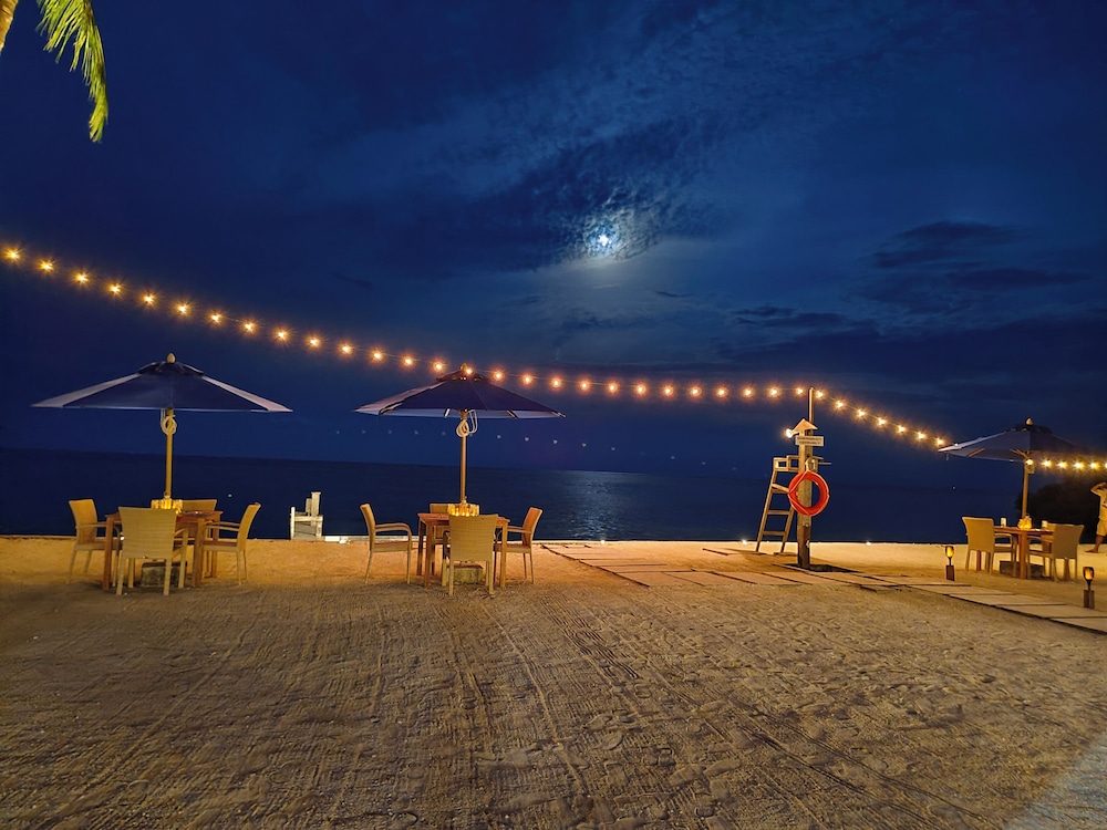 Reef Beach Resort 59/69