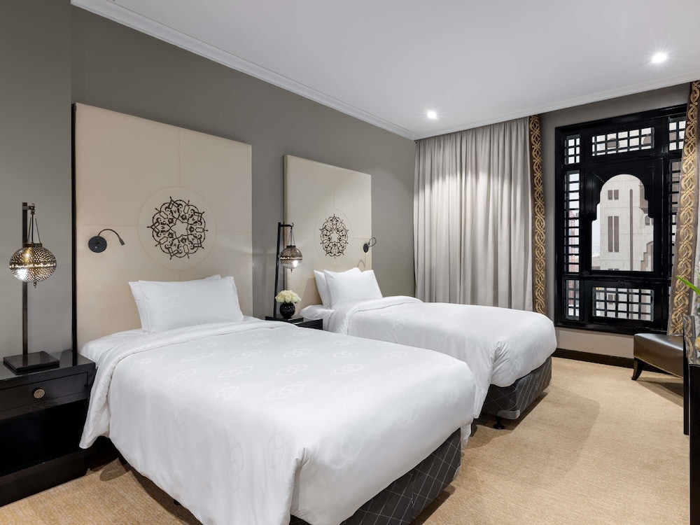 Prestige, Suite, Single Bed, Partial Haram View, Plaza View