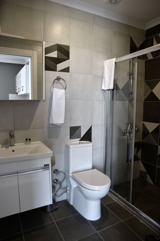 Zeytin Arasi Apart Otel 50/50