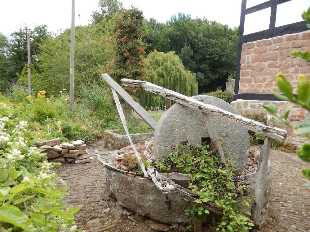 Lower Wythall B&B 47/50