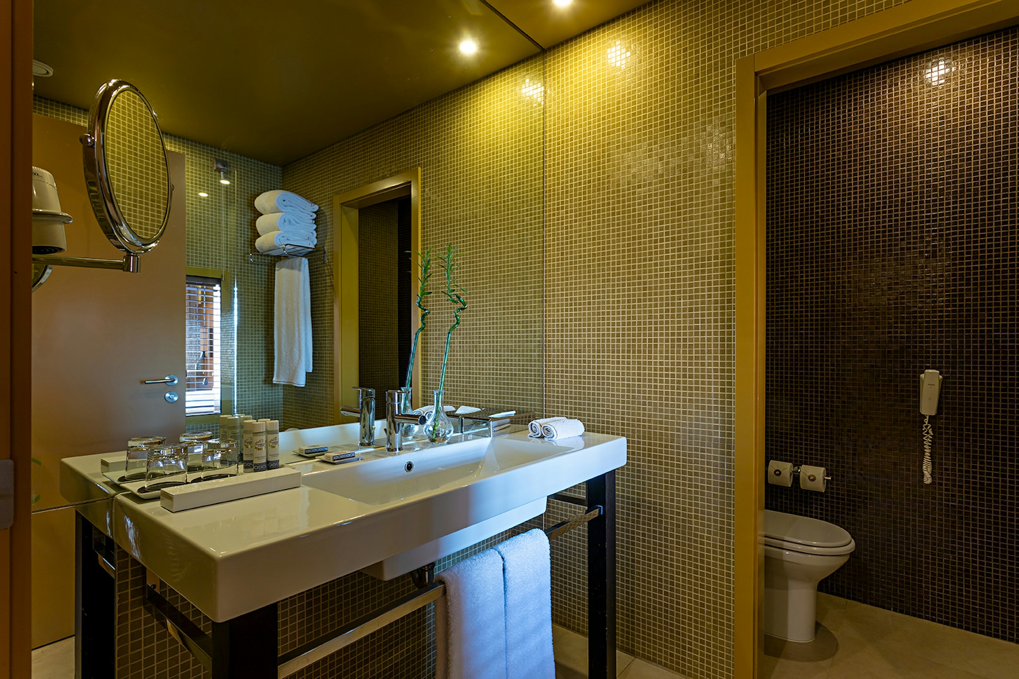 Suite, Balcony