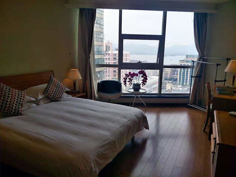 East King Business Hotel 11/50