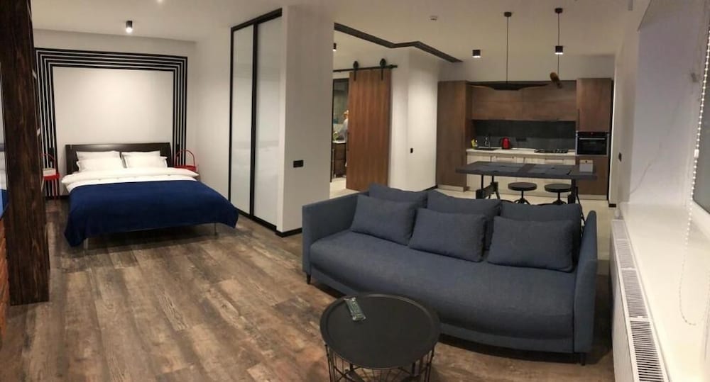Park Regis Concierge Apartments 33/41