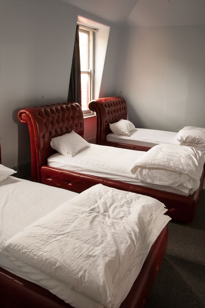 The Backpackers Imperial Hotel 12/50
