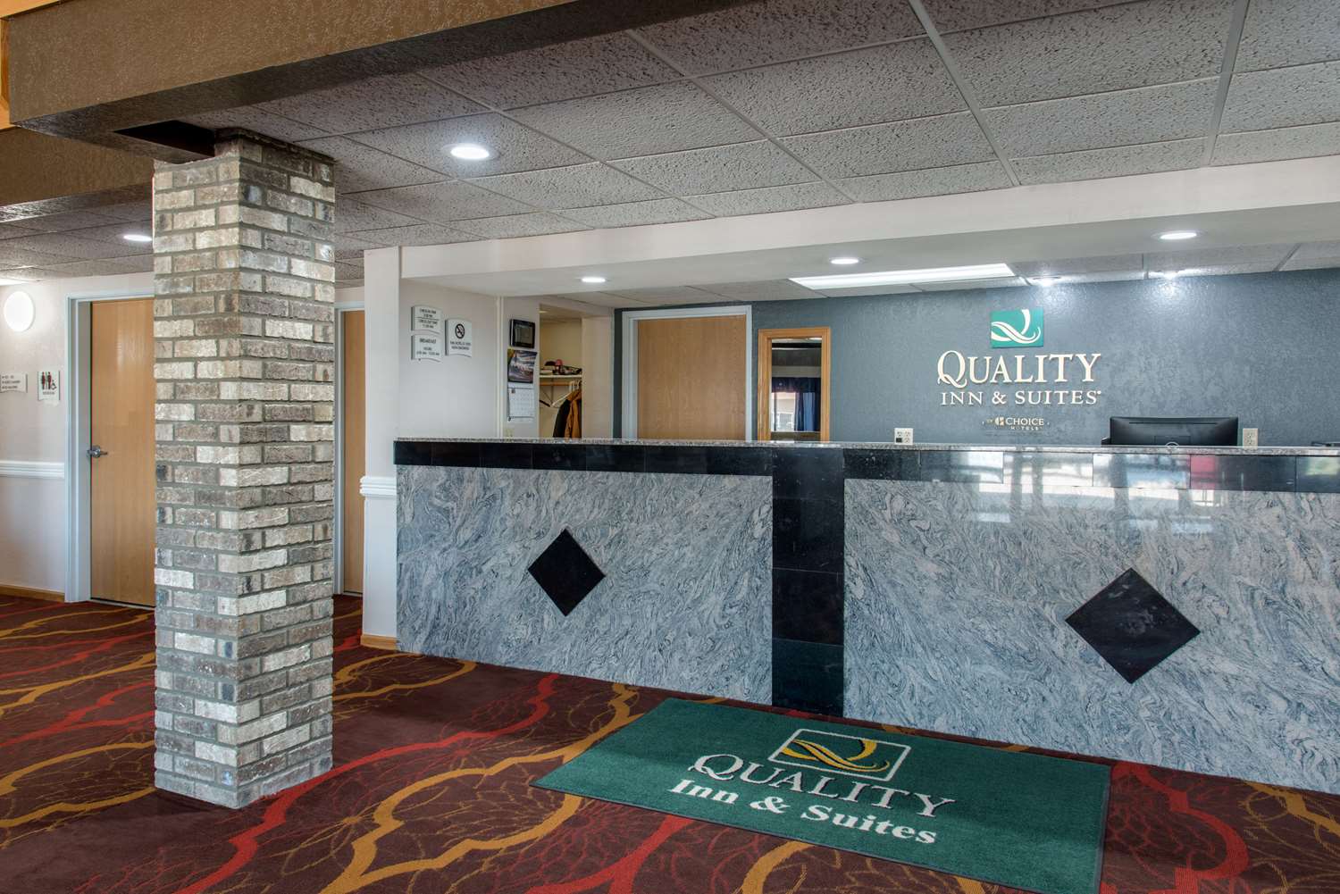 Quality Inn and Suites New Prague MN 4/24