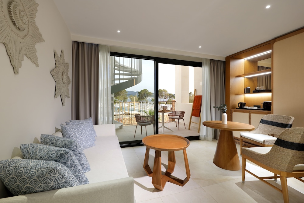 The Signature Level at TRS Ibiza Hotel 37/60