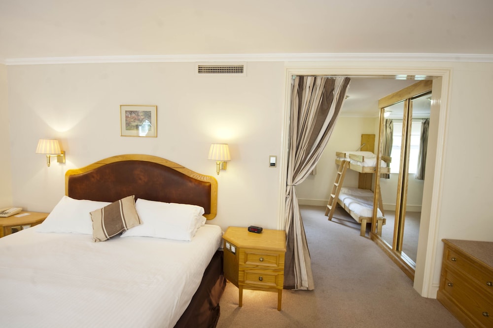 Penmere Manor Hotel 40/46