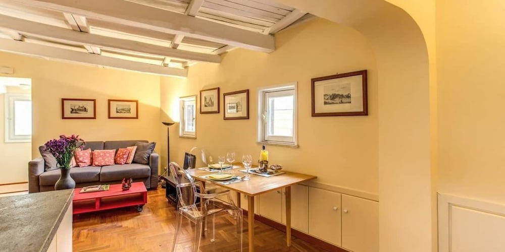 Trastevere Attic with private terrace 9/19