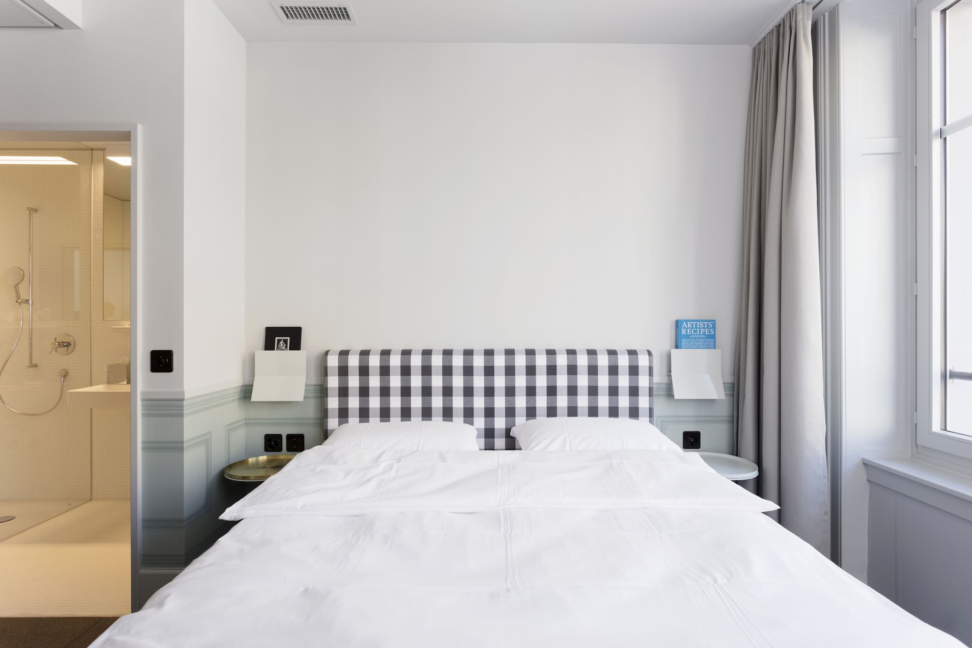 COZY, DOUBLE BED
