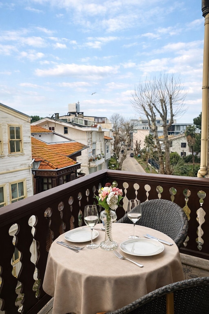 Yali Hotel 27/39