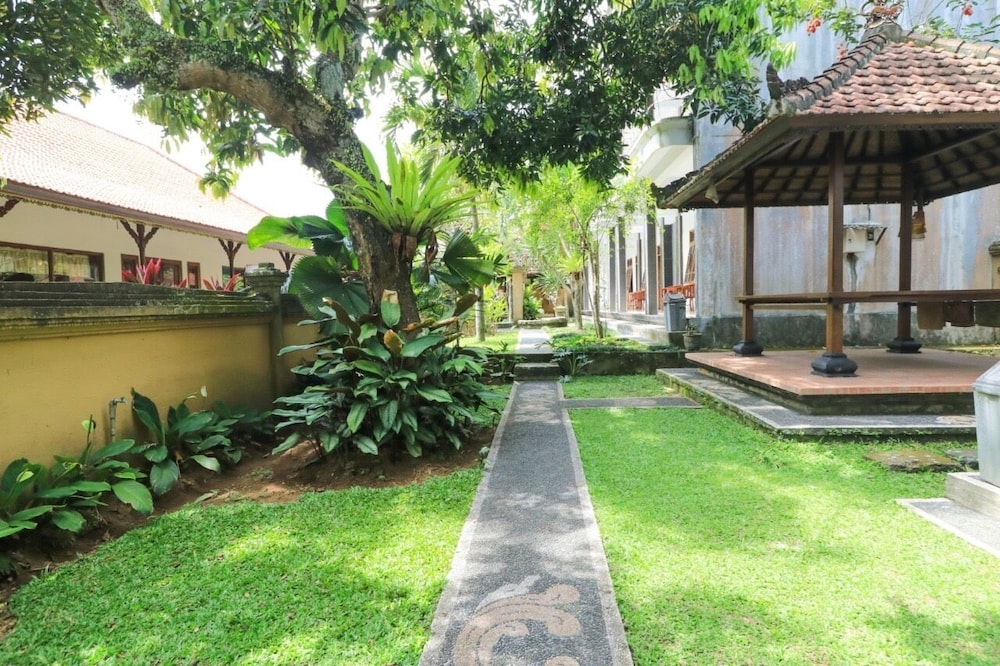 Hotel Gianyar 1/59