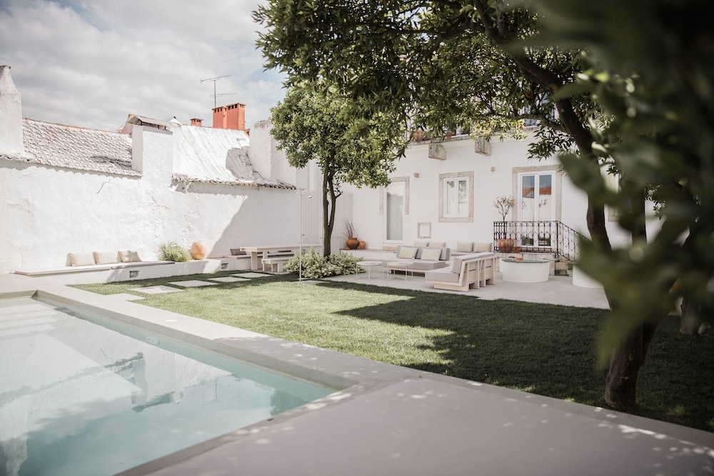 Dona Graca Lisbon Apartments 40/50