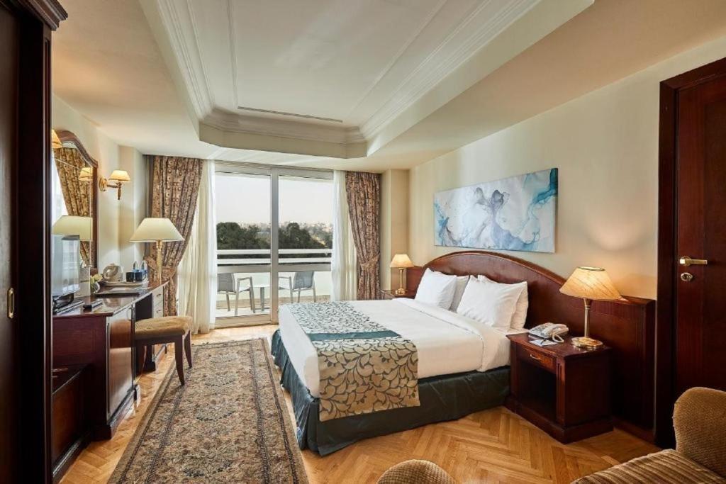 Room, King Bed