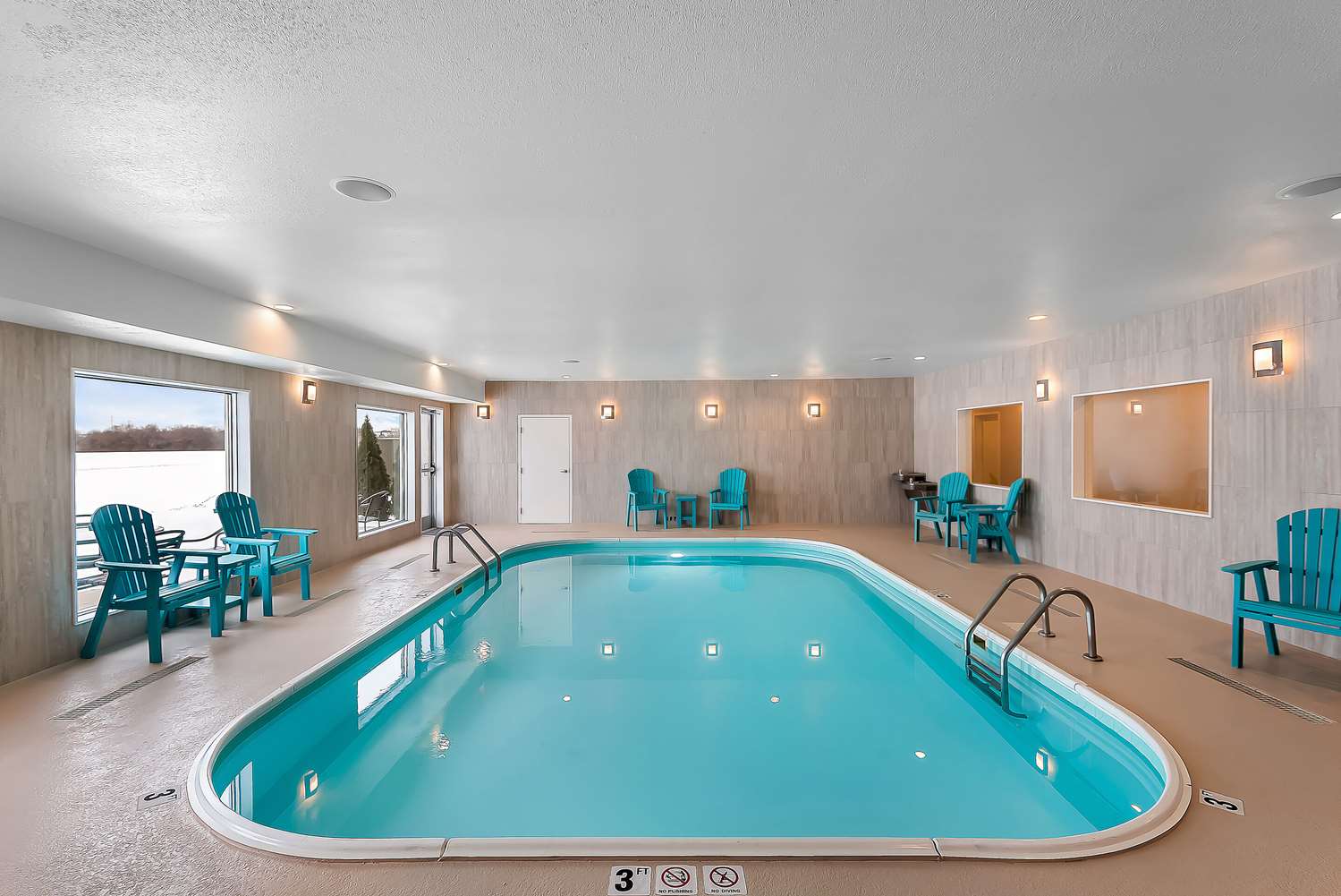 Clarion Pointe Mattoon Near University 13/27
