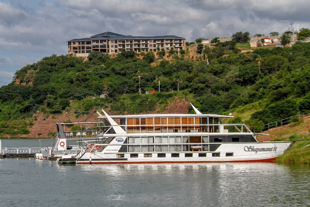 Shayamanzi Houseboats 48/50