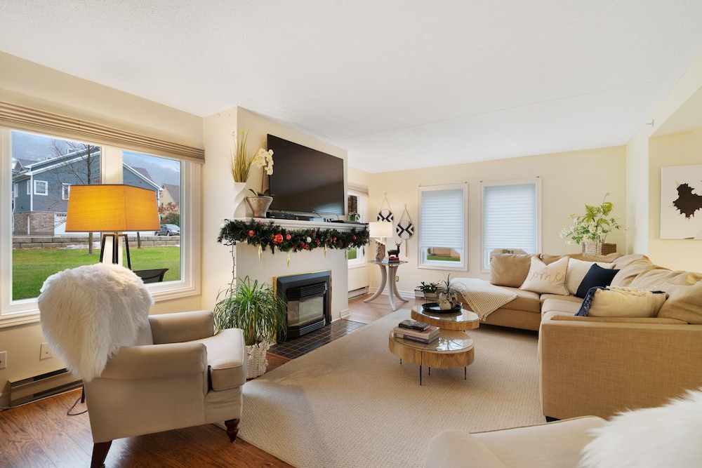 The Lodges At Blue Mountain Mountain Walk Condos 35/50