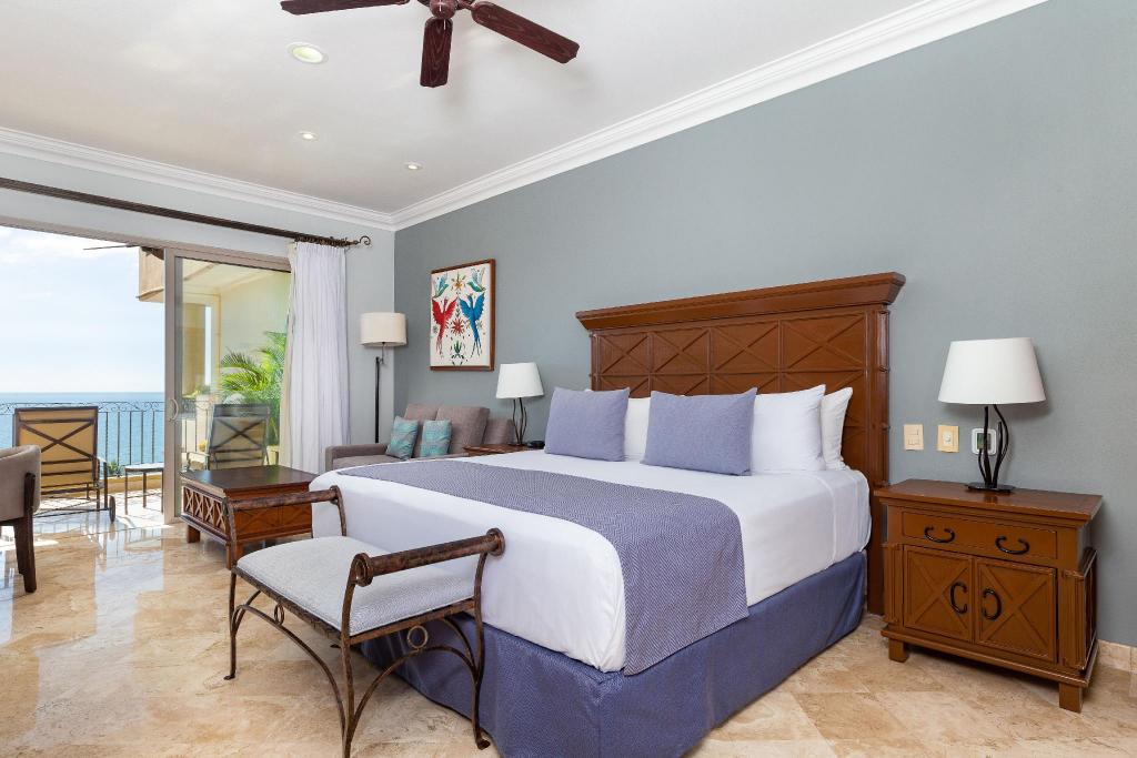 Suite, Queen Bed, Sea View