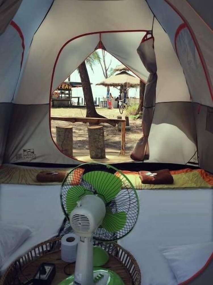Micky Monkey Beach Hotel 27/50
