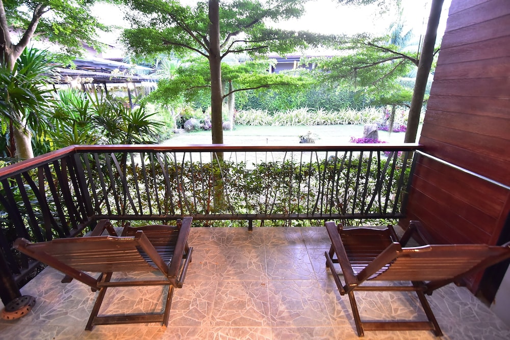 The Breeze Lipe Resort 31/44