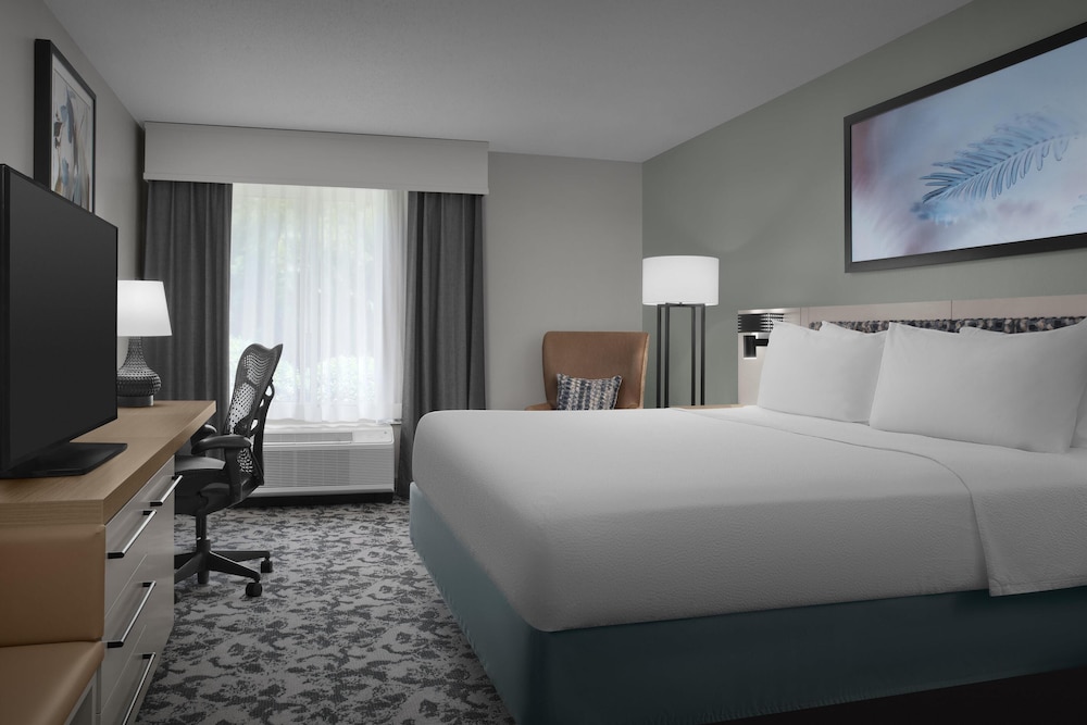 Evolution, King Bed