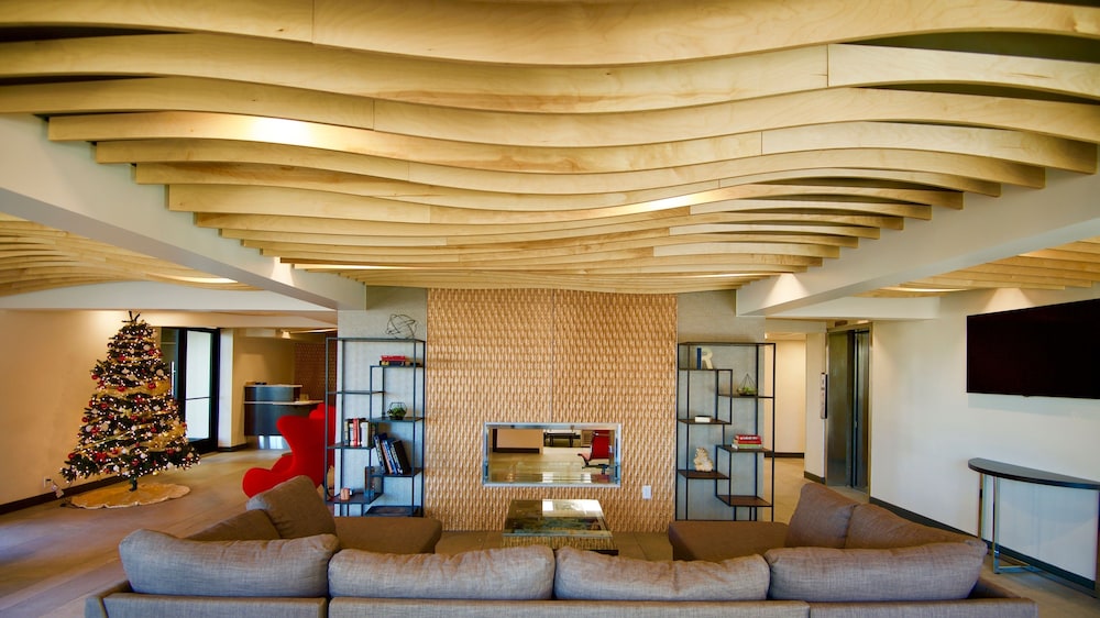 Ramada By Wyndham Austin South 34/52