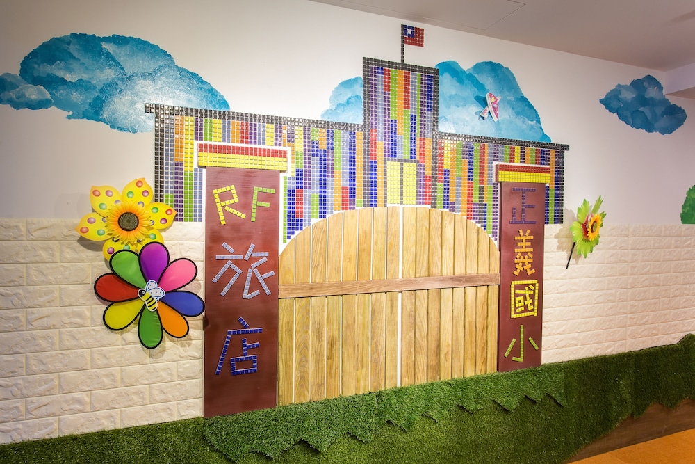 Rf Hotel Sanchong 45/46