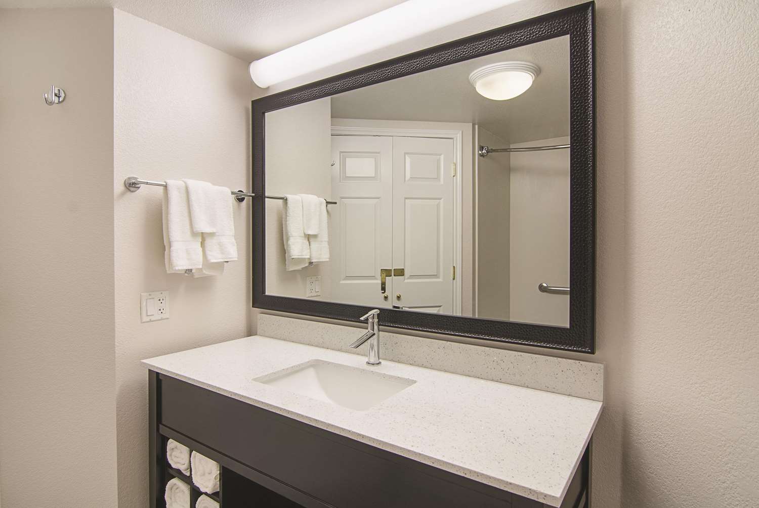 La Quinta Inn And Suites By Wyndham Phoenix Mesa West 53/56