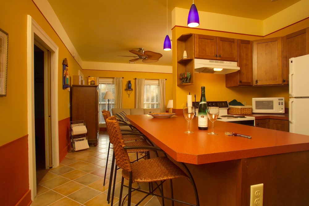 Hidden Garden Cottages Bed &amp; Breakfast 33/49