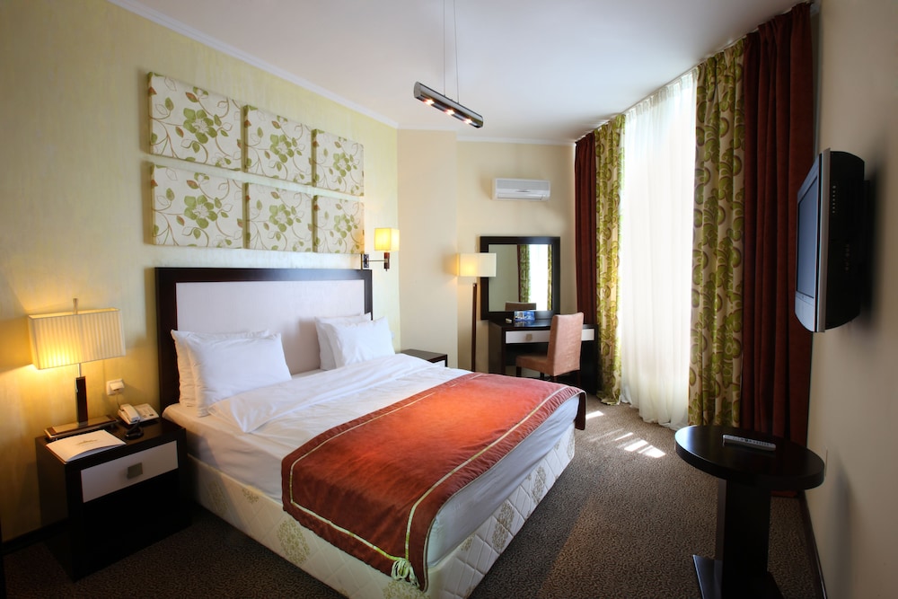 Kazakhstan Hotel 27/87
