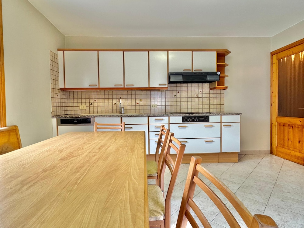 Roulette Apartments 9/50