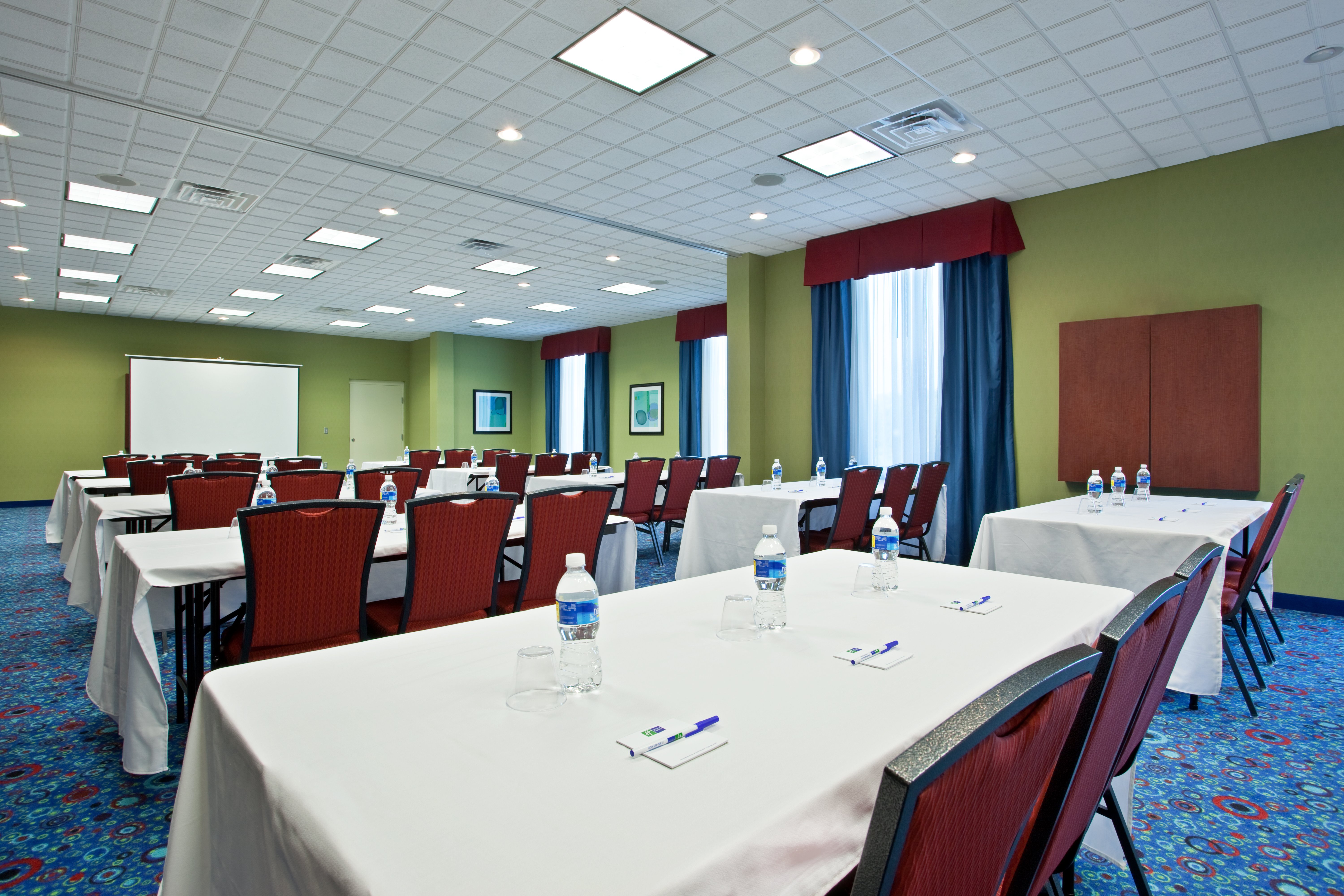 Holiday Inn Express Suites Akron Regional Airport Area 40/43