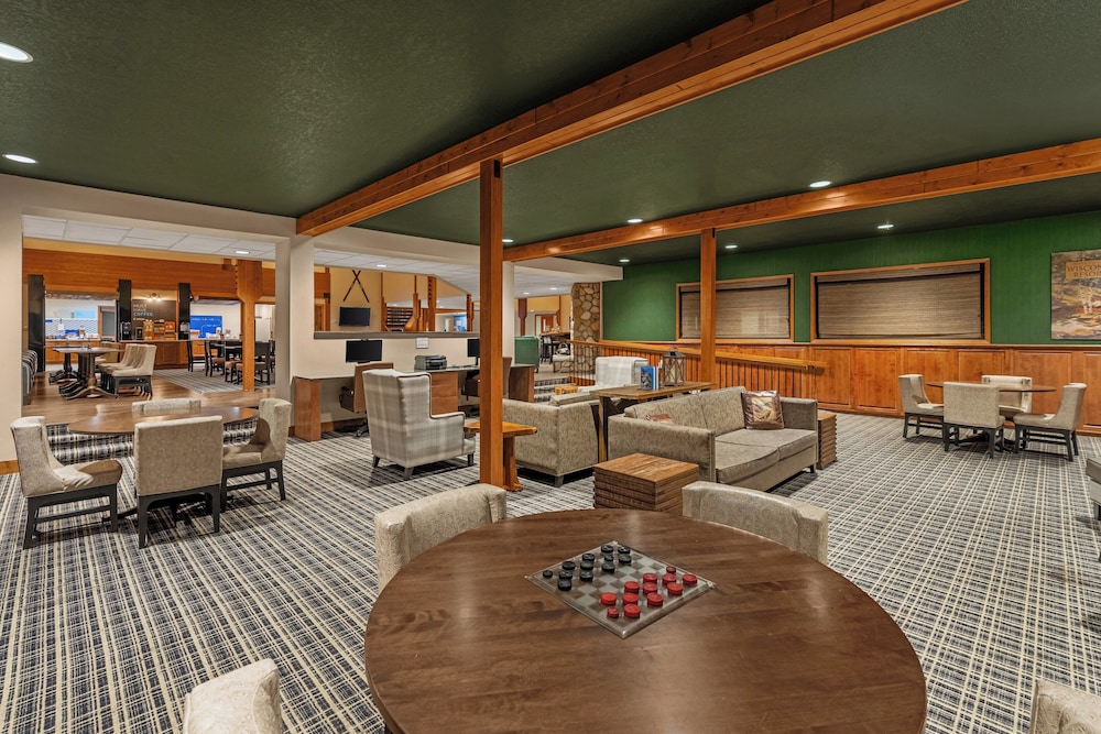 Holiday Inn Express And Suites Hayward 56/66