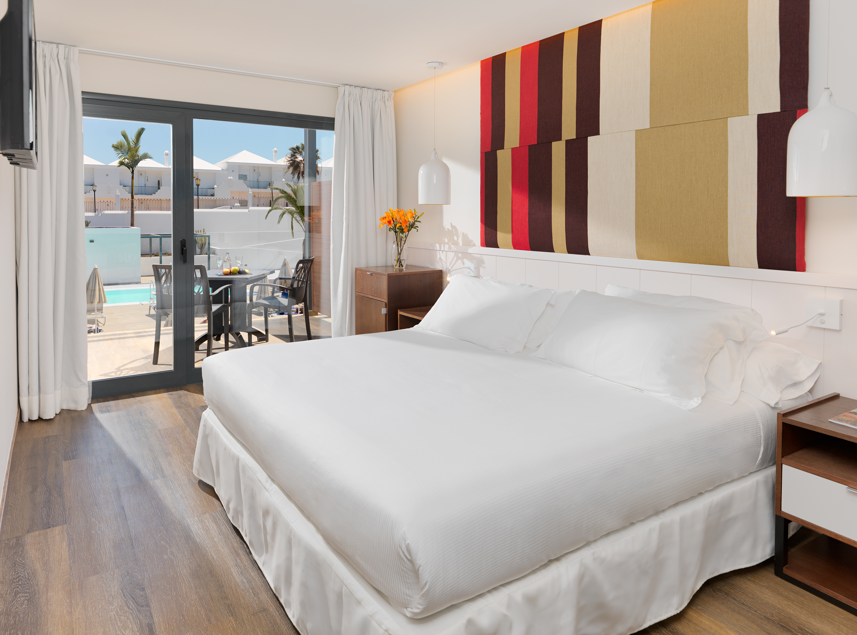 ROOM, DOUBLE OR TWIN BED, POOL VIEW