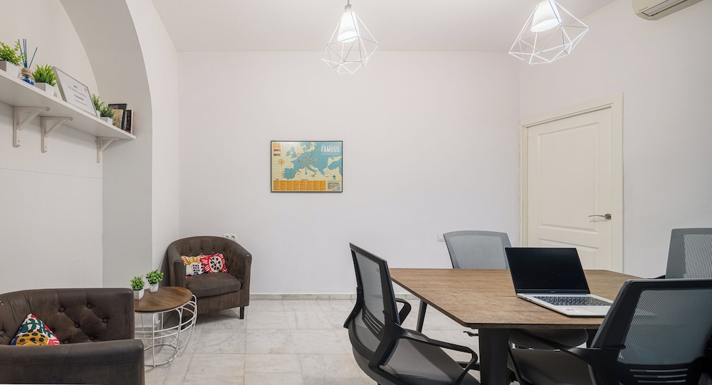 Oasis Backpackers Hostel Sevilla 35/45
