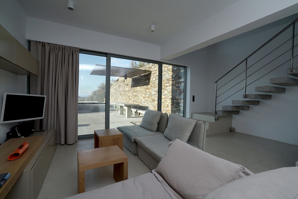 Hidden Retreats Kythera 28/50
