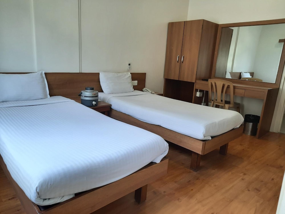 Hotel Bhooshan 16/30