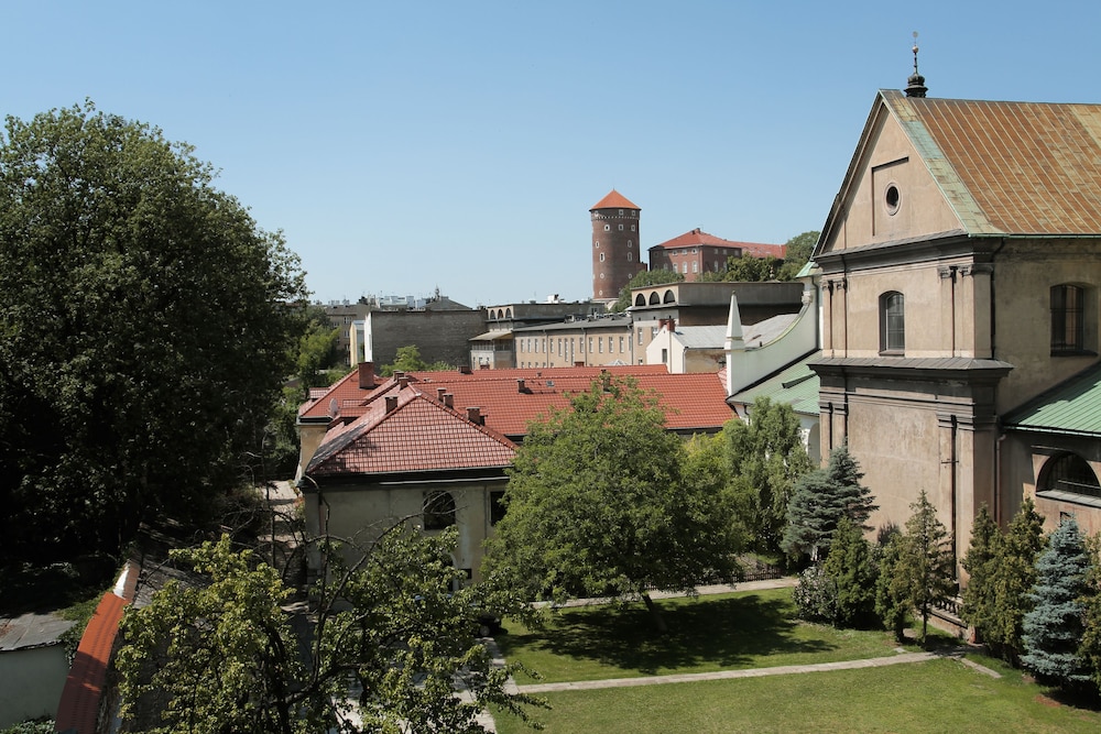 Stradonia Serviced Apartments 72/76