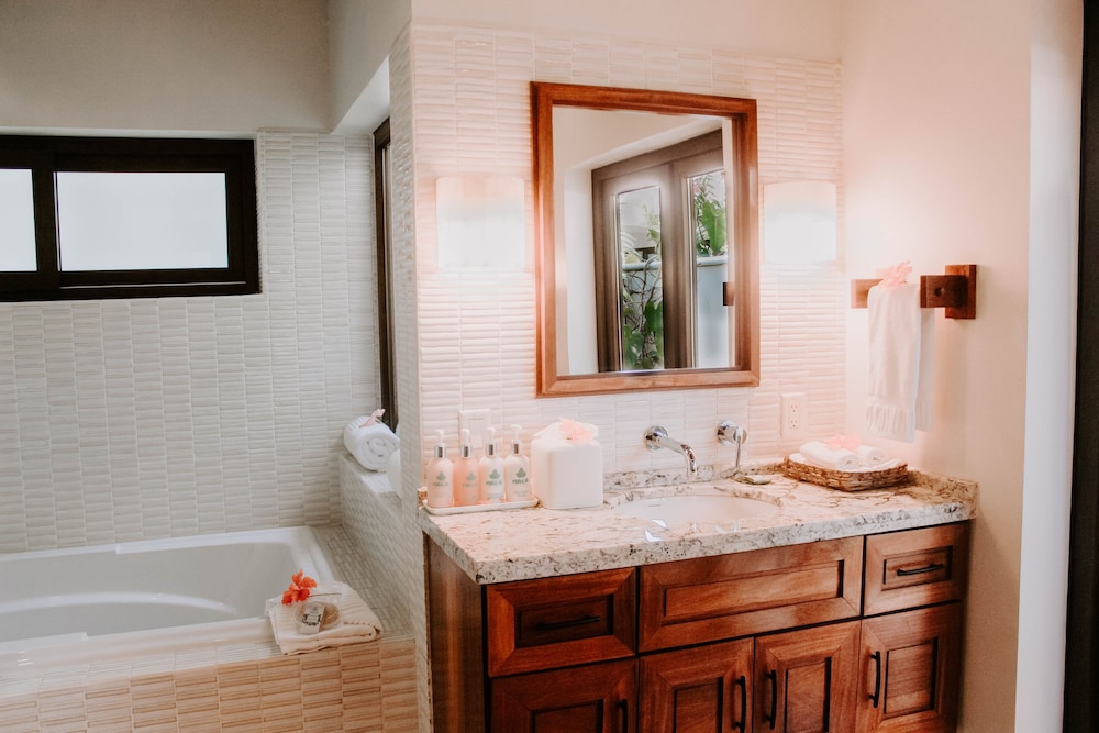 Beach House, Studio, King Bed, Beach Front، Naïa Resort And Spa 5/5