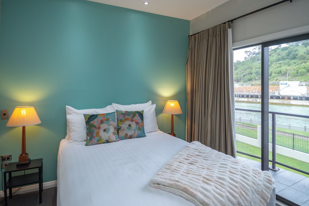 Portside Hotel 33/68